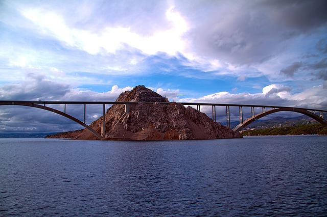 most na ostrov krk